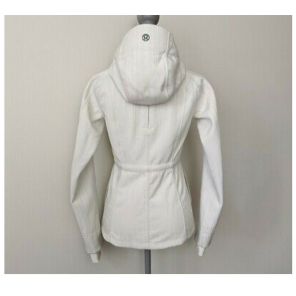 Size 6  RARE Lululemon Embark Softshell Jacket - Picture 2 of 5
